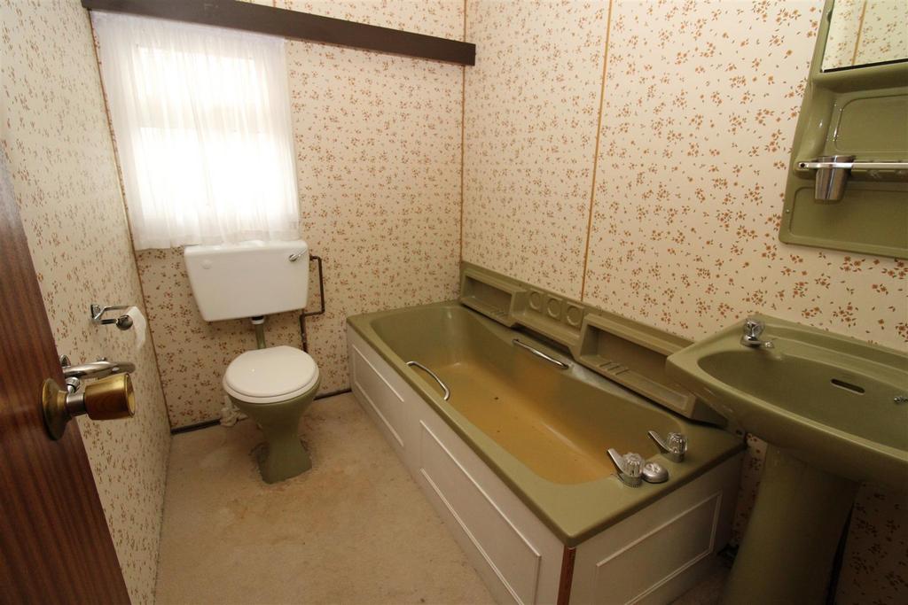 Bathroom.JPG