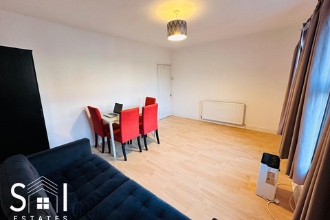 1 bedroom flat to rent, New Road, Bedfont, Feltham, TW14 8HW