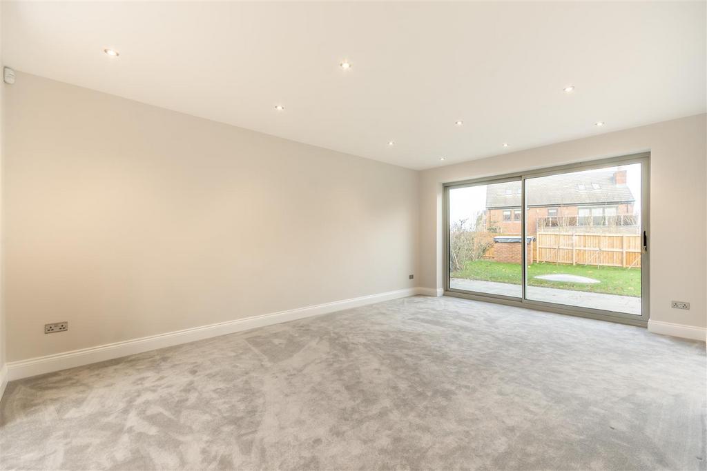 8673458-interior10.jpg