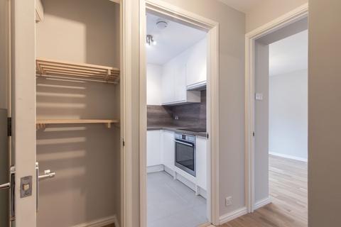Studio to rent, 136 Cotton Avenue