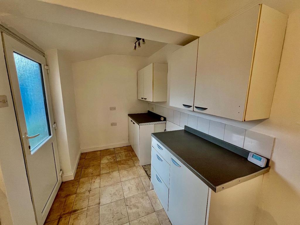 Kitchen/Dining Room (Utility)