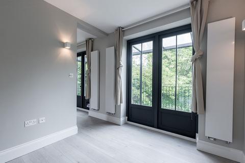 Ground floor flat to rent, Flat 23 Riverside Apartment