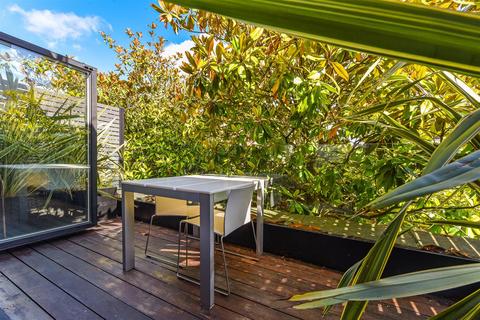 undefined, Tarrant Street, Arundel