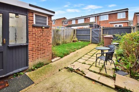 3 bedroom end of terrace house for sale, Avocet Walk, Lordswood, Chatham, ME5