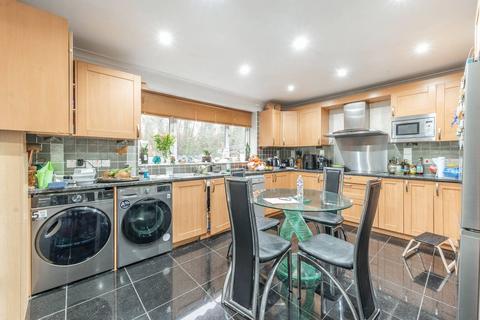 5 bedroom semi-detached house to rent, High Worple, Harrow, HA2