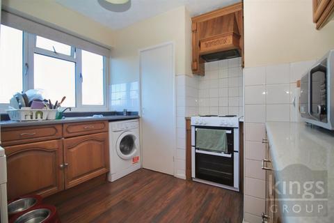 3 bedroom flat for sale, Newnham Parade, College Road, Cheshunt, Waltham Cross