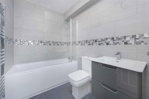 3 bedroom flat to rent, Cambridge Square, London W2