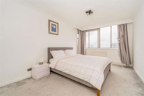 3 bedroom flat to rent, Cambridge Square, London W2