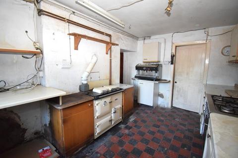 4 bedroom end of terrace house for sale, Aran Street, Y Bala