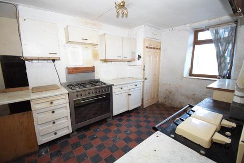 4 bedroom end of terrace house for sale, Aran Street, Y Bala