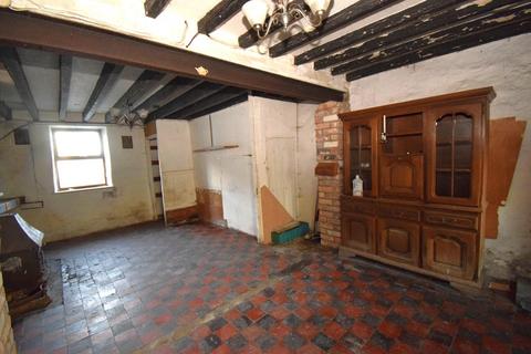 4 bedroom end of terrace house for sale, Aran Street, Y Bala