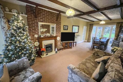 4 bedroom bungalow for sale, Moira Road, Swadlincote DE11