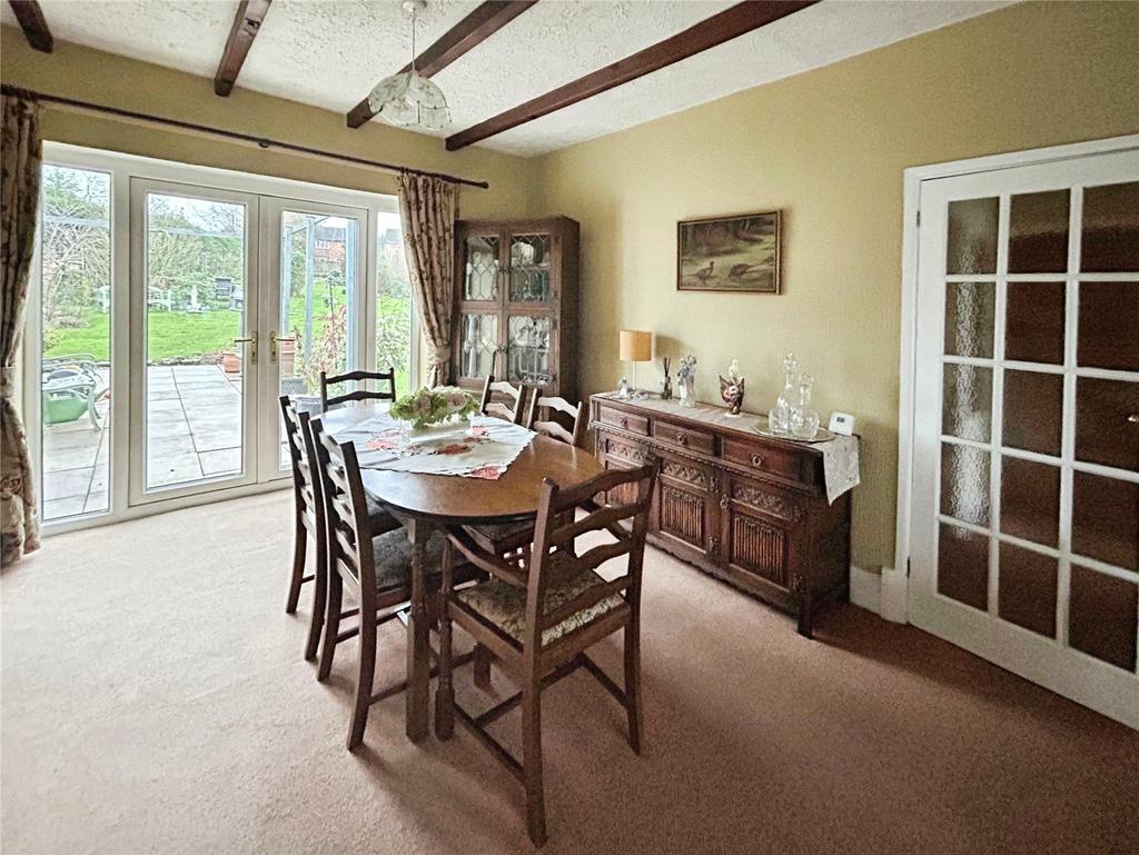 Lounge/Dining Room