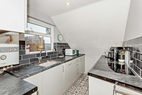2 bedroom flat for sale, Tolworth Rise South, Tolworth KT5