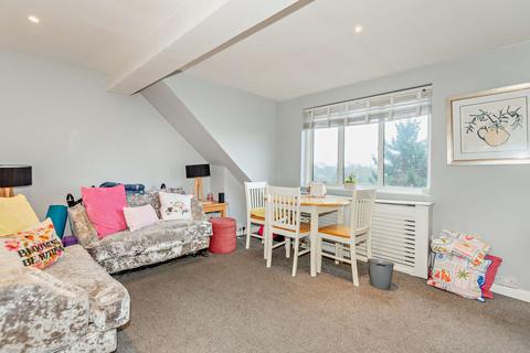 2 bedroom flat for sale, Tolworth Rise South, Tolworth KT5