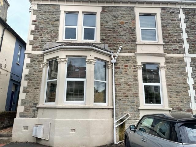 Attractive stone-fronted terraced house with ba...