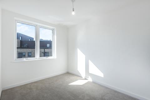 3 bedroom flat to rent, Blackwall Lane Greenwich SE10