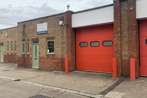 Industrial unit to rent - Unit 6 Station Road Industrial Estate, Great Dunmow, Essex
