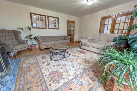 3 bedroom detached house to rent, The Loan, South Queensferry, Edinburgh, EH30