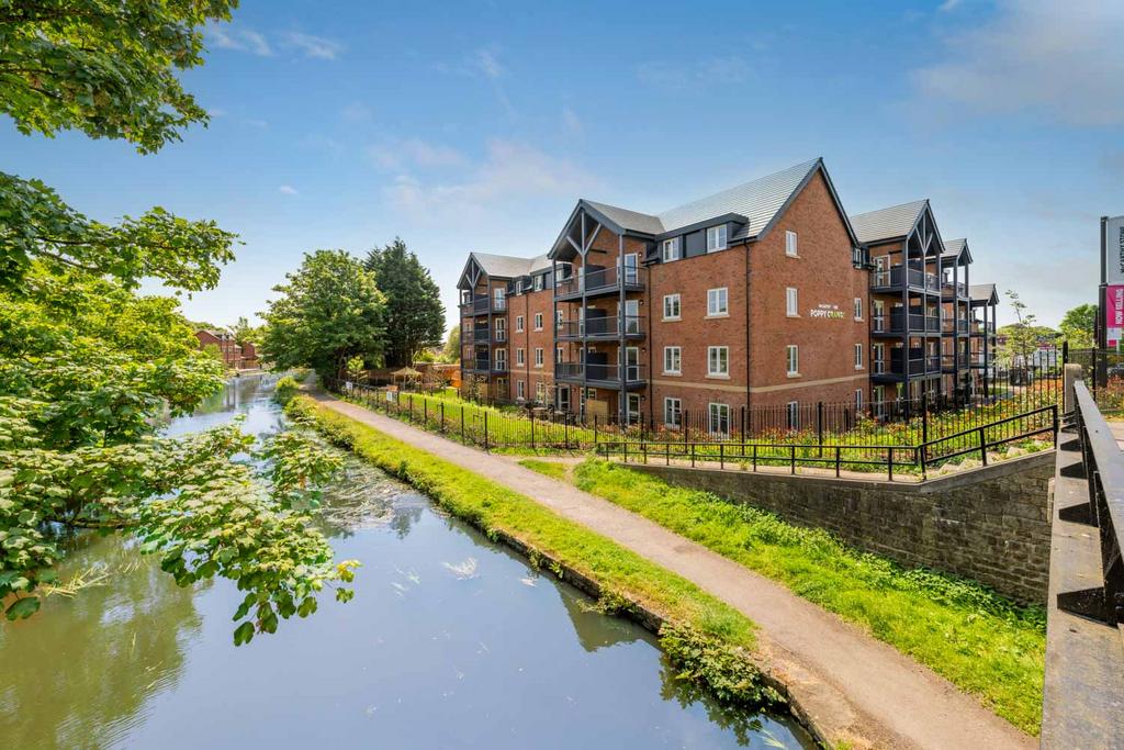 Poppy Grange - Canal View