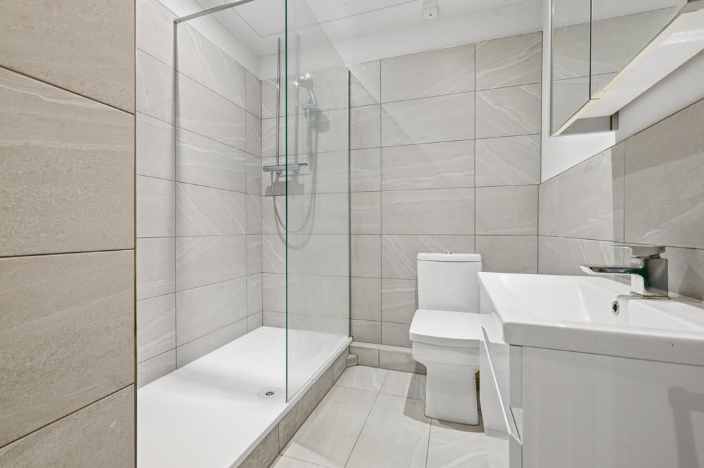 Family Shower Room