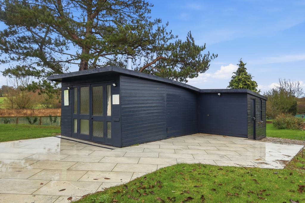 Pool House/Store