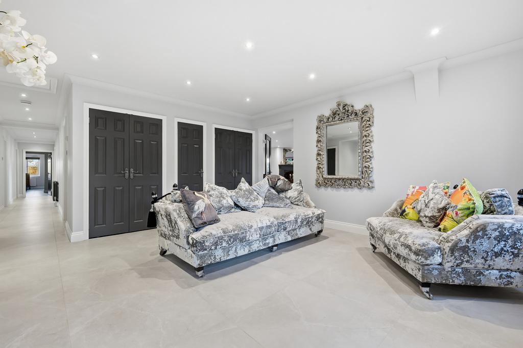 Entrance/Reception