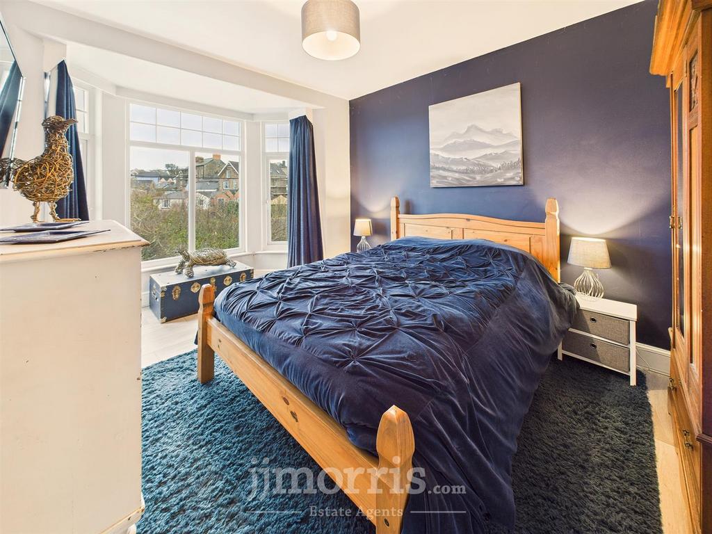 Bedroom 1 (Front)