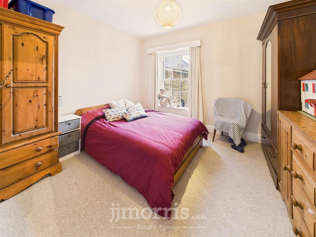 Bedroom 2 (Rear)
