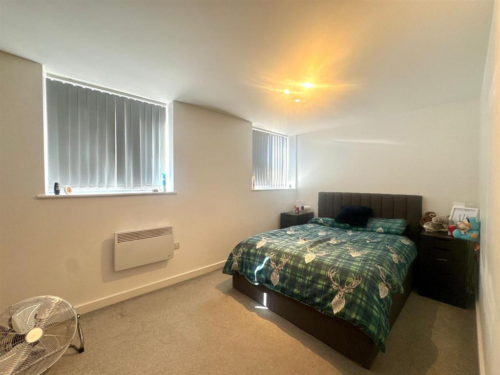 Bedroom pic 1.jpeg