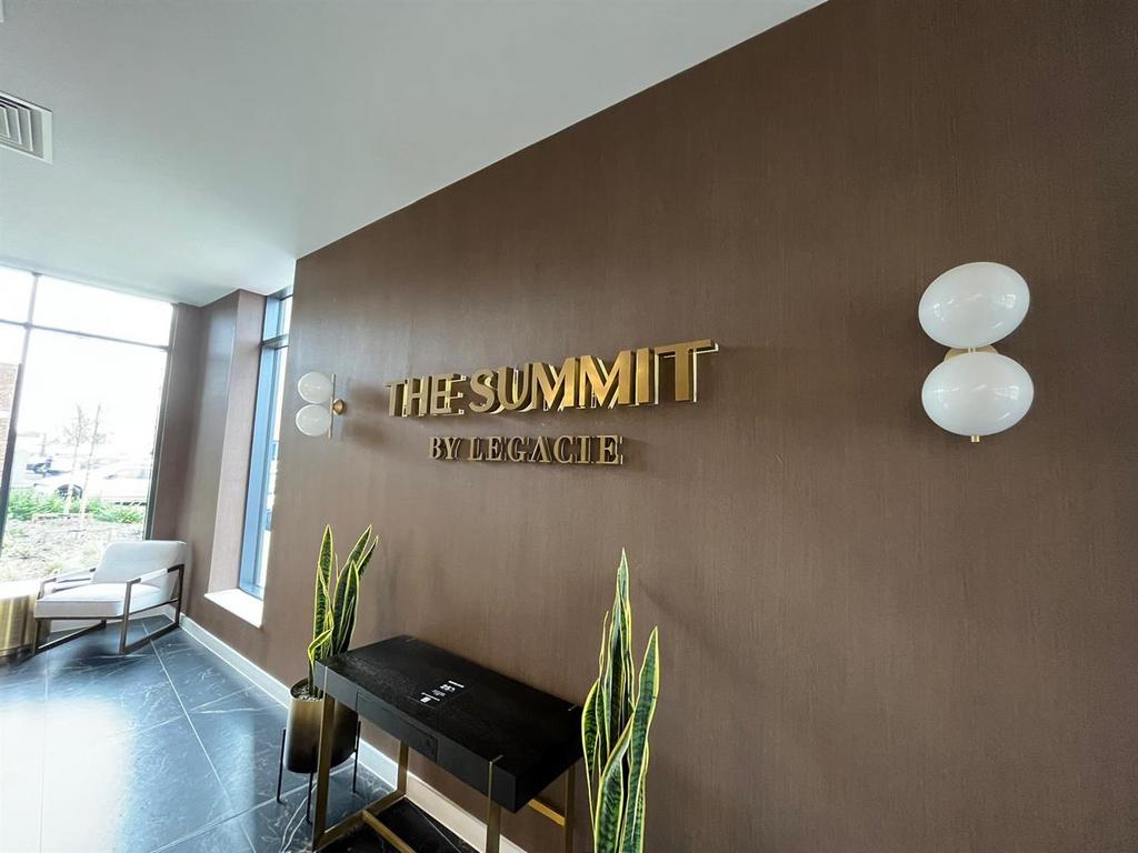 Summit Sign.jpeg