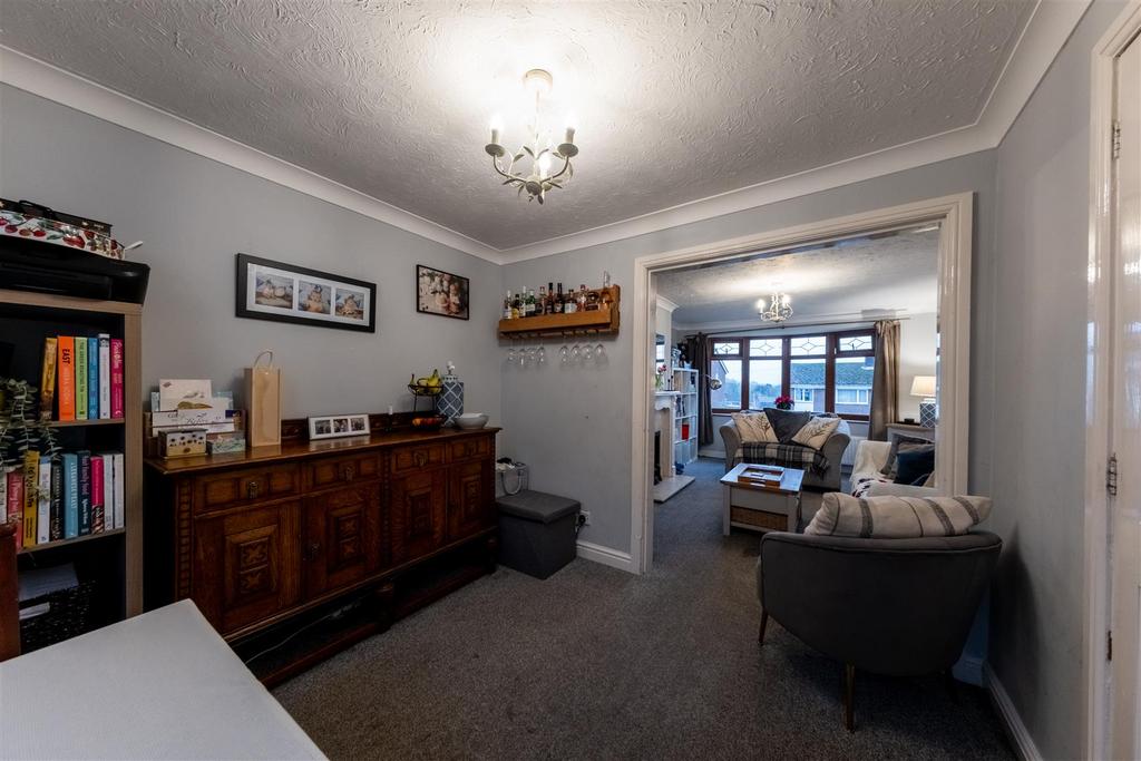 57 Oathills Drive-008.jpg