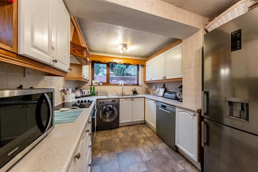 57 Oathills Drive-001.jpg