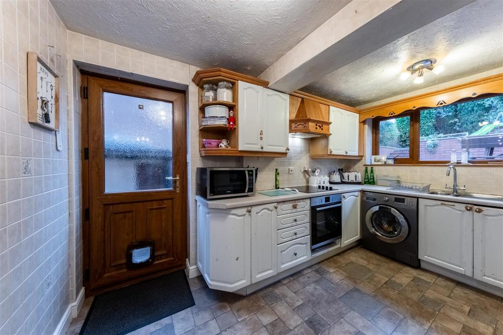 57 Oathills Drive-003.jpg