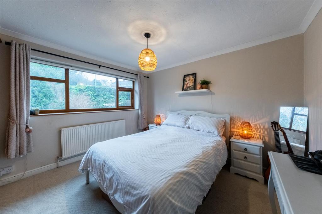 57 Oathills Drive-019.jpg