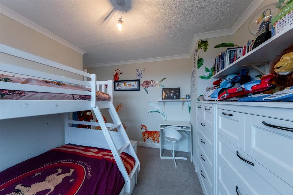 57 Oathills Drive-024.jpg