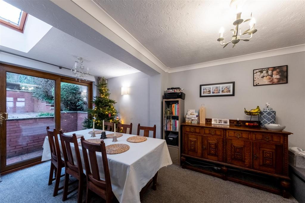 57 Oathills Drive-007.jpg
