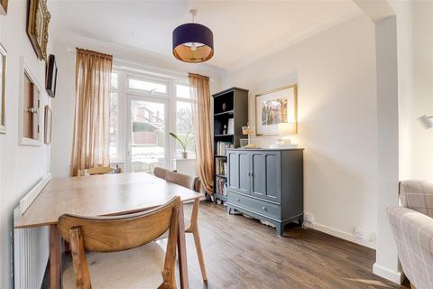 3 bedroom detached house for sale, Stanhome Drive, West Bridgford NG2