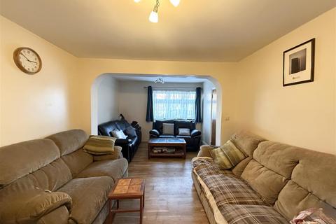 6 bedroom detached house to rent, Spackmans Way, Slough