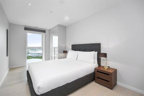 2 bedroom flat to rent, Glasshouse Gardens Stratford E20