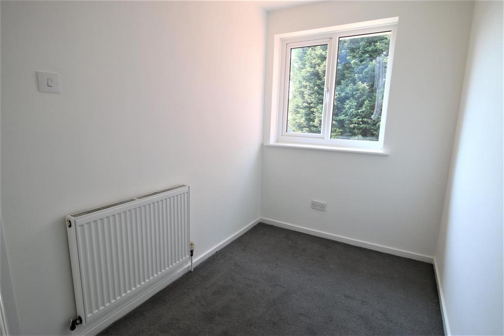 Bed2.jpg