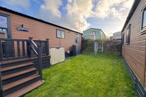 2 bedroom static caravan for sale, Preston