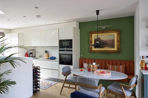 2 bedroom house to rent, Lycett Place, Shepherds Bush, London, W12
