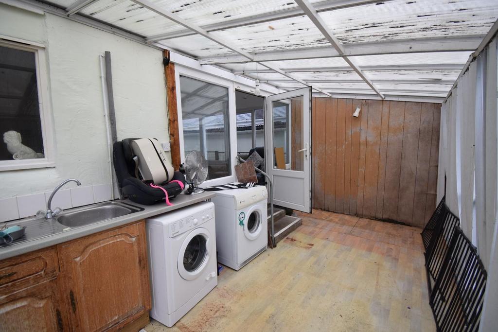 Lean-to Utility Room