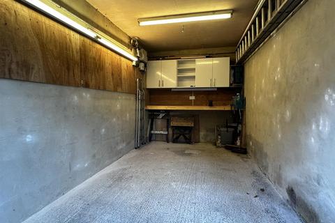 2 bedroom terraced house to rent, Lake Street, Dartmouth