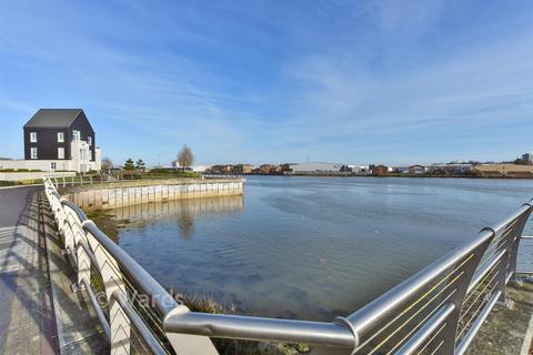 3 bedroom terraced house for sale, Thalia Way, Rochester ME1