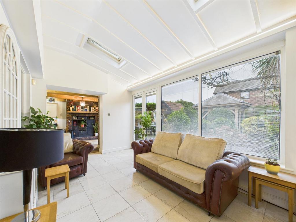 Sunroom 2.jpg