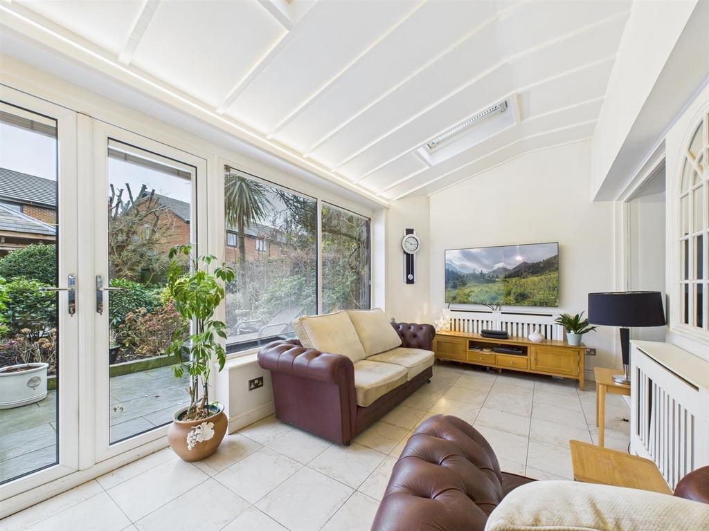 Sunroom 3.jpg