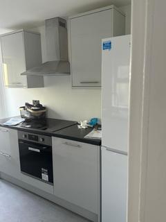1 bedroom in a flat share to rent, High Road, Woodford Green IG8