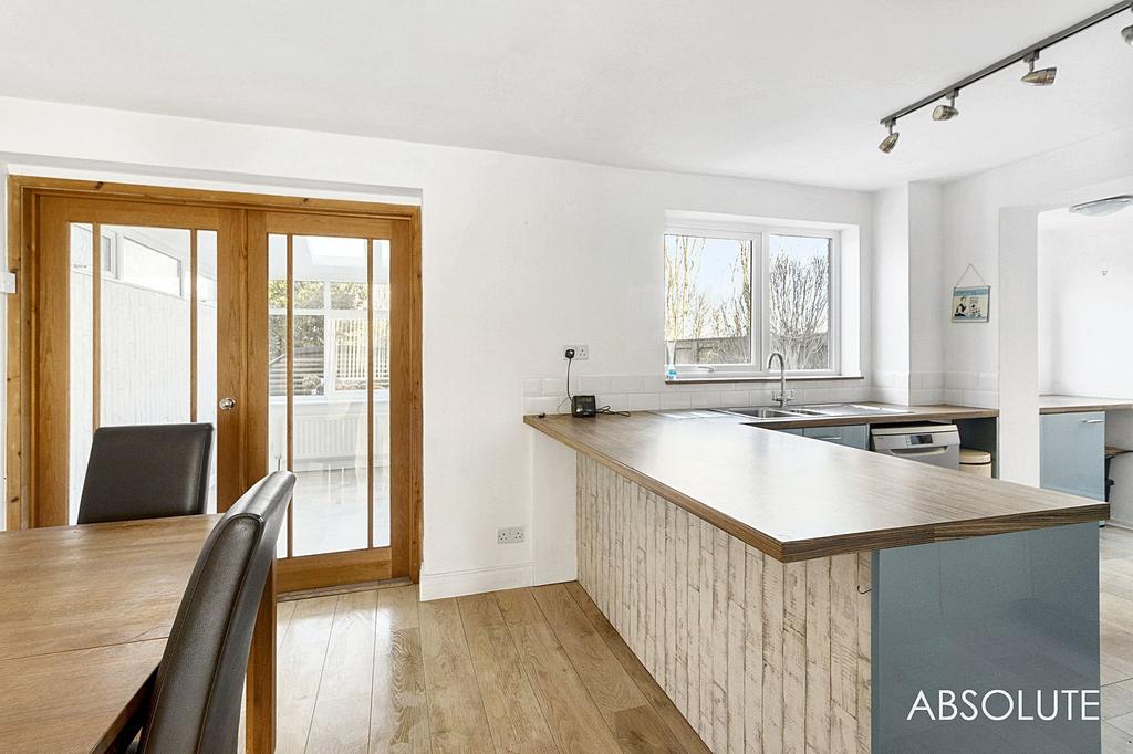 Dining area/kitchen